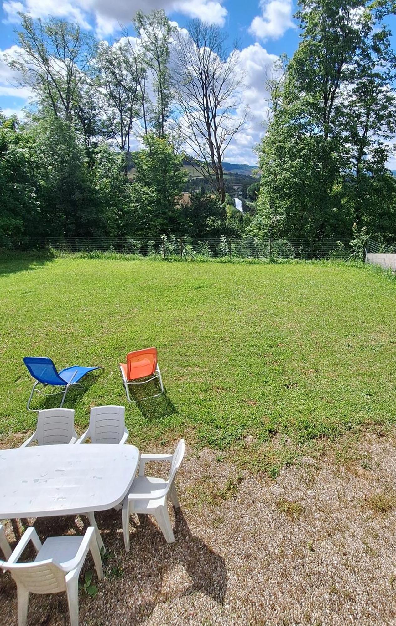 Agreable Maison Avec Jardin A 주앵빌 외부 사진
