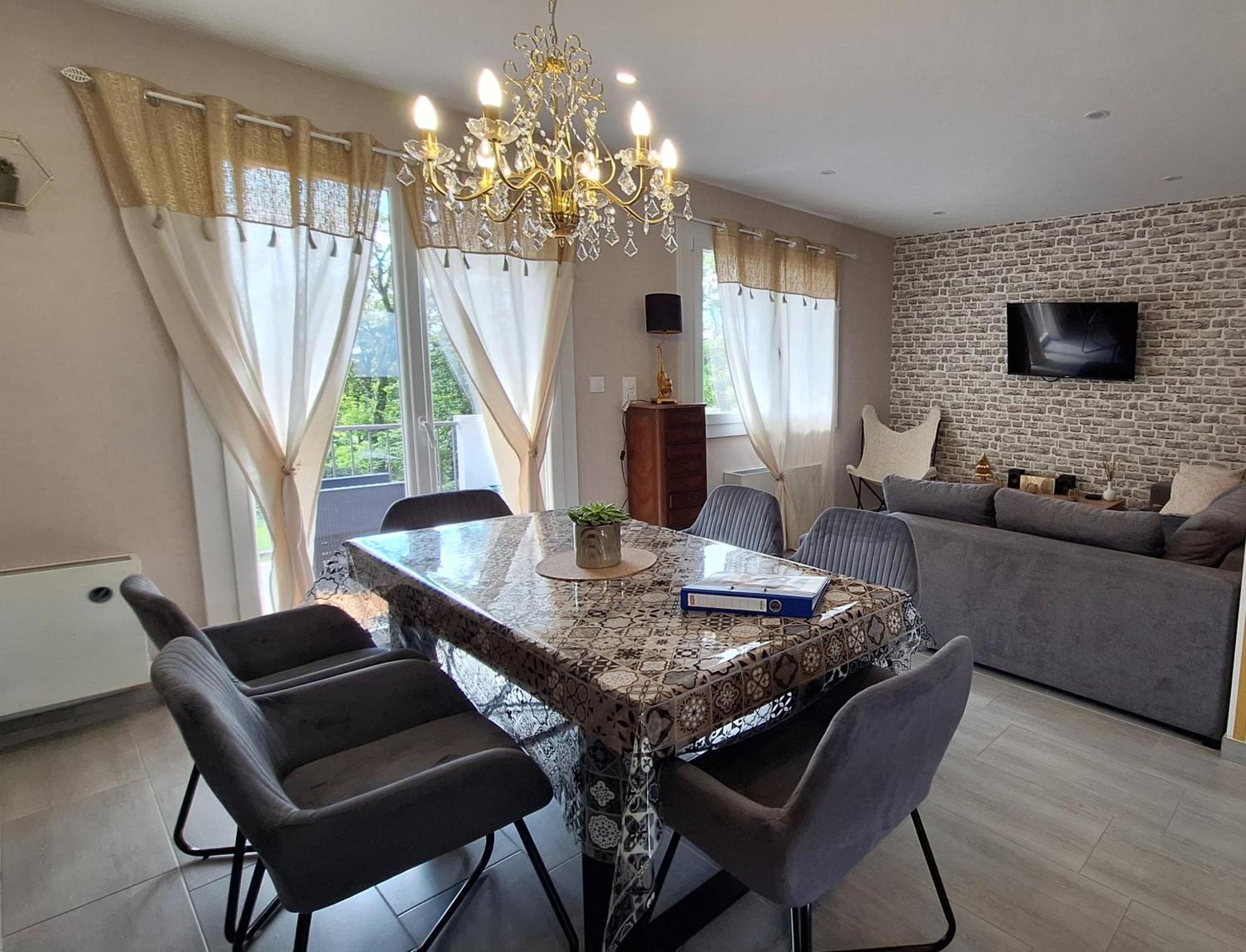 Agreable Maison Avec Jardin A 주앵빌 외부 사진