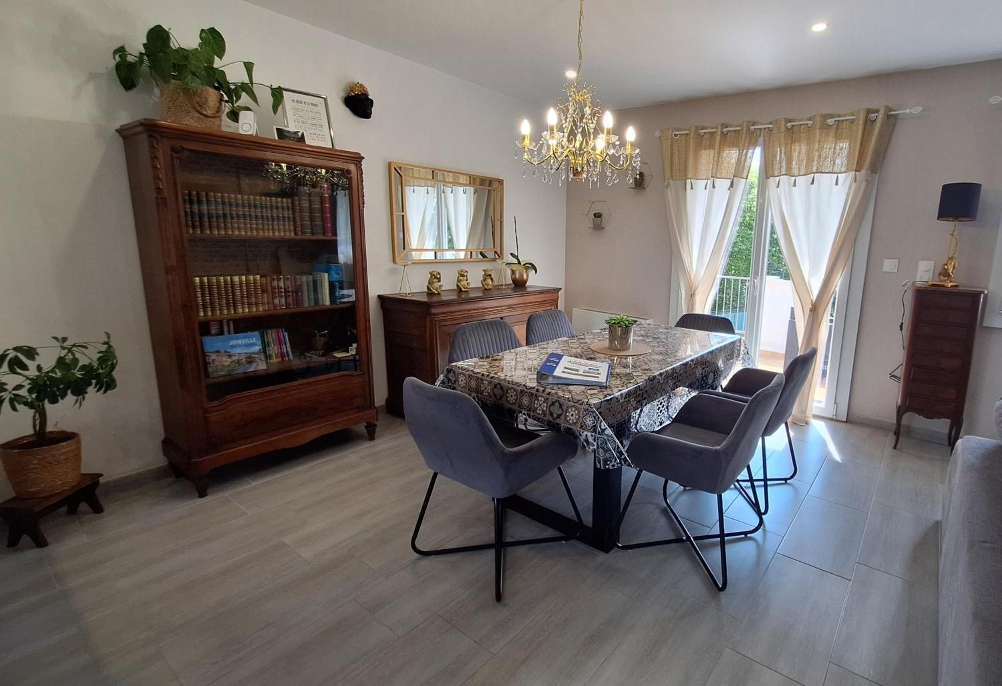 Agreable Maison Avec Jardin A 주앵빌 외부 사진